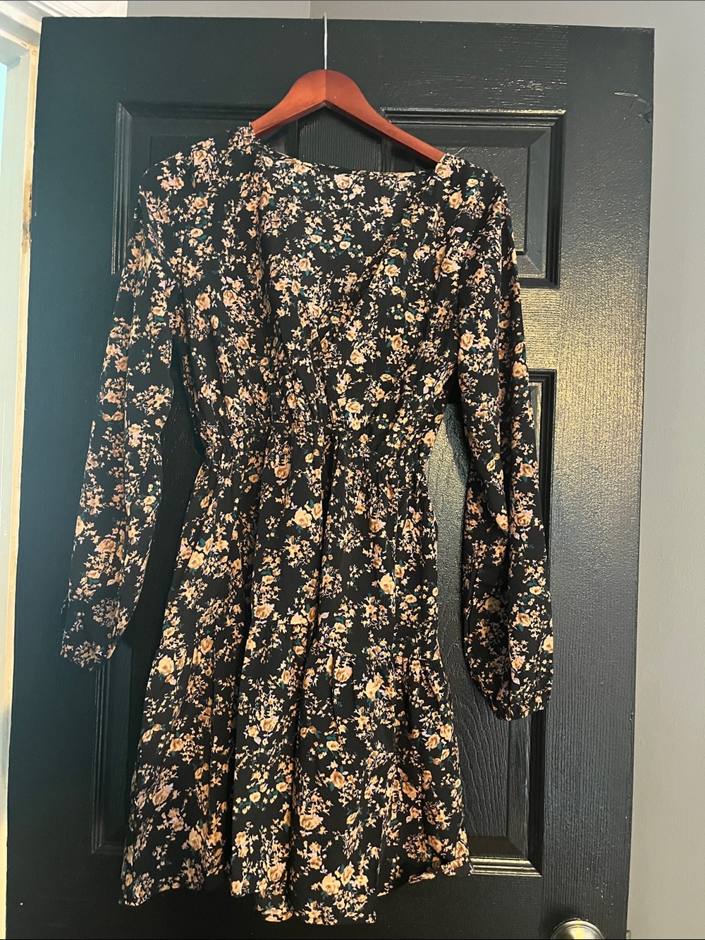 Floral Long-Sleeve Black & Beige Dress